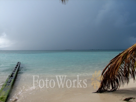Threatening sky over the Islet Caret
