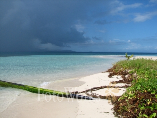 Threatening sky over the Islet Caret