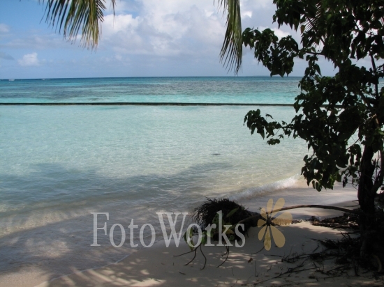 Turquoise waters on the Islet Caret