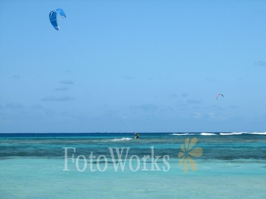 Kitesurfing on the Islet Caret