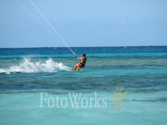 Kitesurfing on the Islet Caret