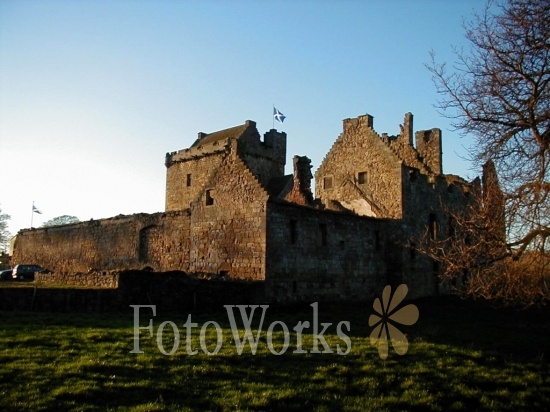Sunset on Balgonie Castle